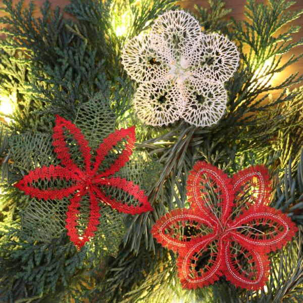 521 Klöppelbriefe "Winterblüher" in 3D-Optik zum Aufhängen